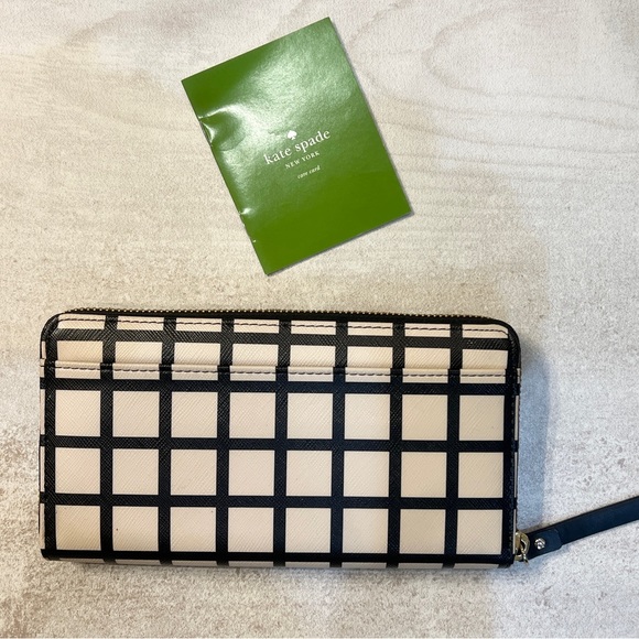 Kate Spade Wallet in excellent condition! - Picture 2 of 9
